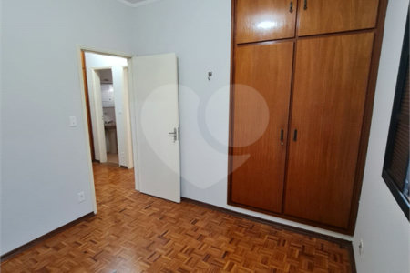 Apartamento à venda de 2 dormitórios no Edifício São José, Araraquara