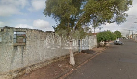Terreno à venda em Vila Prado, São Carlos, SP