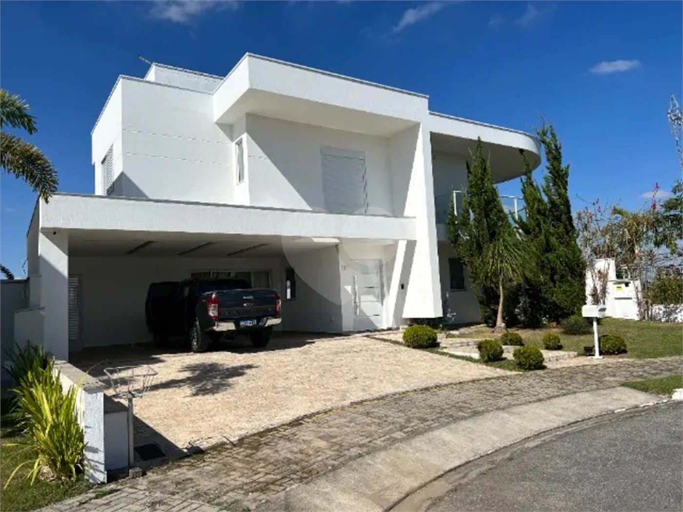 CASA A VENDA, CONDOMINIO FECHADO JARDIM DO GOLDE 3, 4 SUÍTES E 3 VAGAS DE GARAGEM, SJC/SP