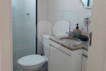 Apartamento à venda no condomínio Parque das Acácias.