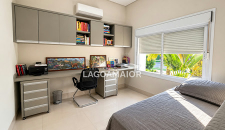 Casa à venda com 4 quartos, sendo 3 suítes,  no condomínio Portal das Àguas, Três Lagoas - MS