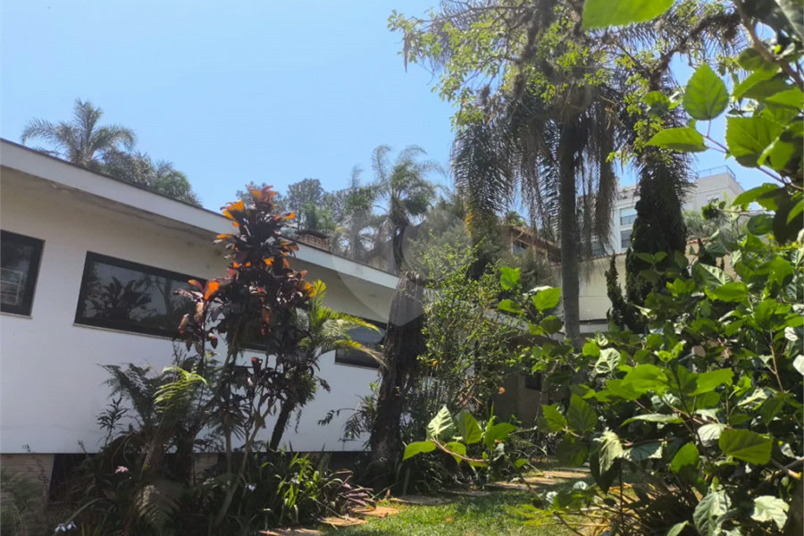 Casa à venda com 6 quartos, sendo 1 suíte, em Tremembé, São Paulo, SP