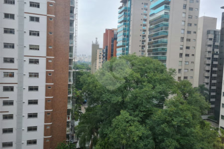 Apartamento à venda ou para alugar com 3 quartos, sendo 1 suíte, em Itaim Bibi, São Paulo, SP