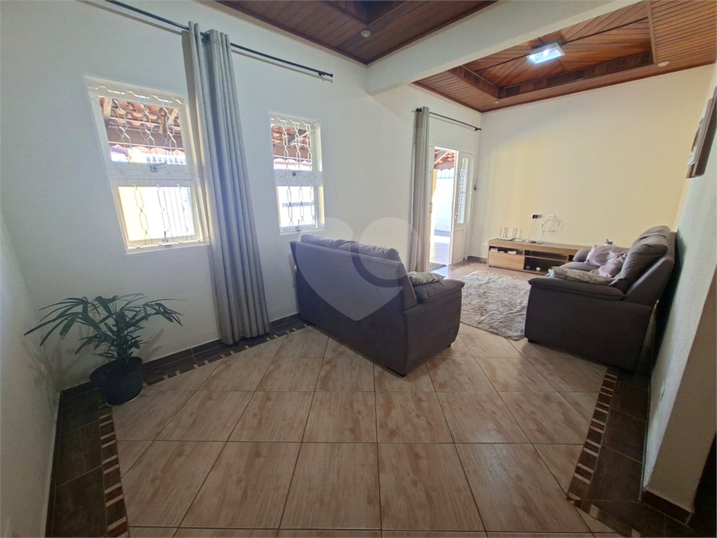 Casa à venda com 3 quartos, sendo 1 suíte,  em Tatetú, Alambari, SP