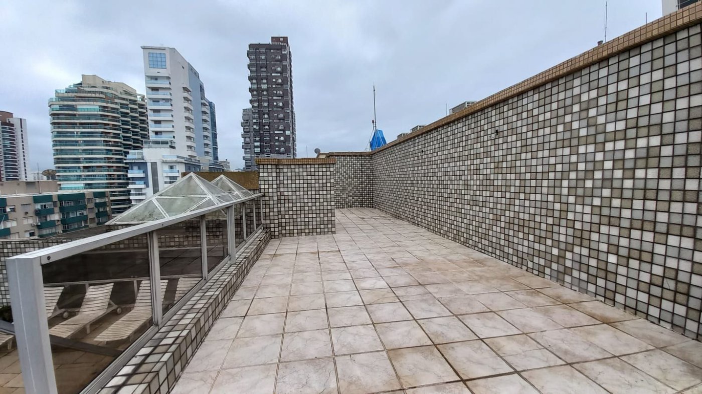 Cobertura com 4 dormitórios à venda, 380 m² por R$ 4.999.999,00 - Gonzaga - Santos/SP