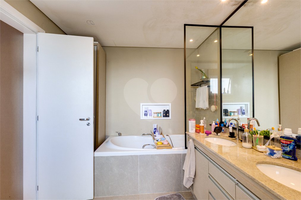 Apartamento à venda com 4 suítes em Jardim Marajoara, São Paulo, SP