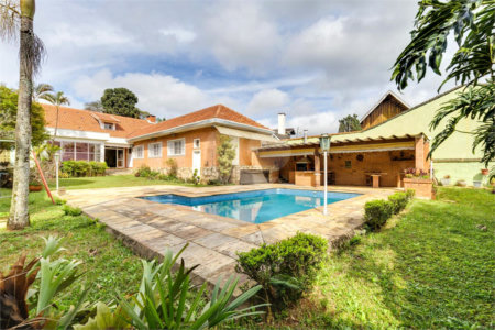 Casa Térrea à venda com 3 quartos, sendo 1 suíte, em Interlagos, São Paulo, SP