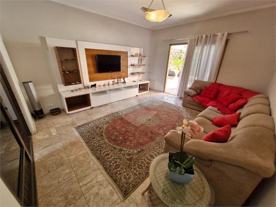 Casa à venda com 4 suítes no condomínio Villa Viana II, Cotia - SP