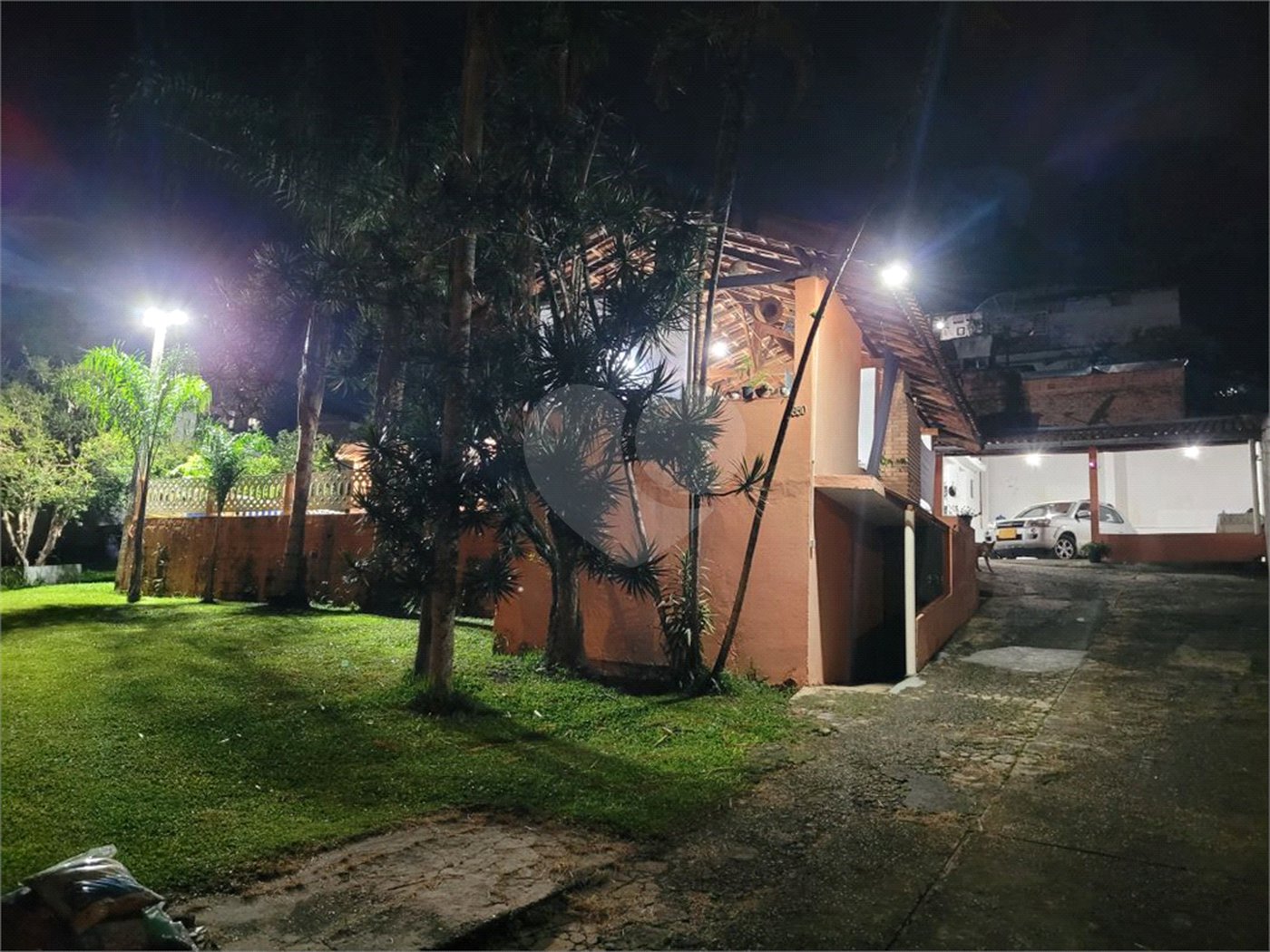 Chácara à venda com 3 quartos, sendo 1 suíte,  em Jardim Imperial, Atibaia, SP