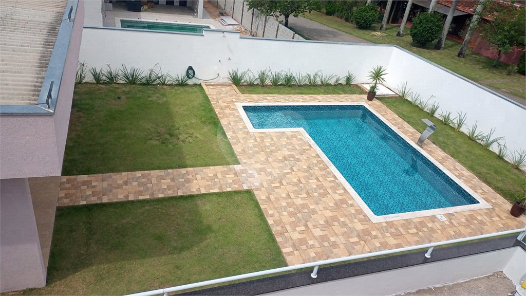 Casa à venda com 5 suítes no condomínio Village da Serra, Araçoiaba da Serra - SP