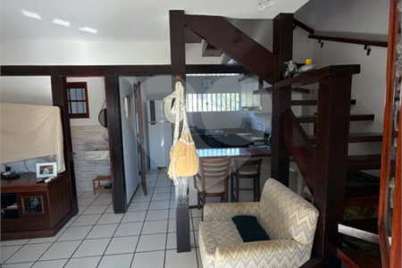 Casa em condomínio à venda com 2 quartos em Peró, Cabo Frio, RJ
