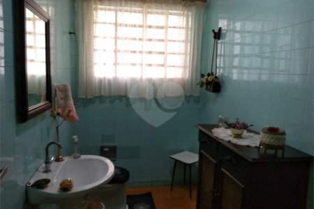 Casa à venda com 4 quartos, sendo 1 suíte, em Campo Belo, São Paulo, SP