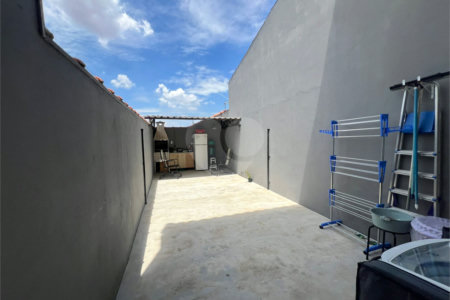 Casa à venda com 2 quartos, sendo 1 suíte, em Vila Barão, Sorocaba, SP