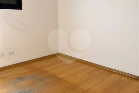 Apartamento à venda com 3 quartos, sendo 1 suíte, em Vila Regente Feijó, São Paulo, SP