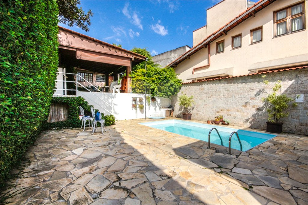 Casa à venda com 6 quartos, sendo 4 suítes, em Vila Anglo Brasileira, São Paulo, SP
