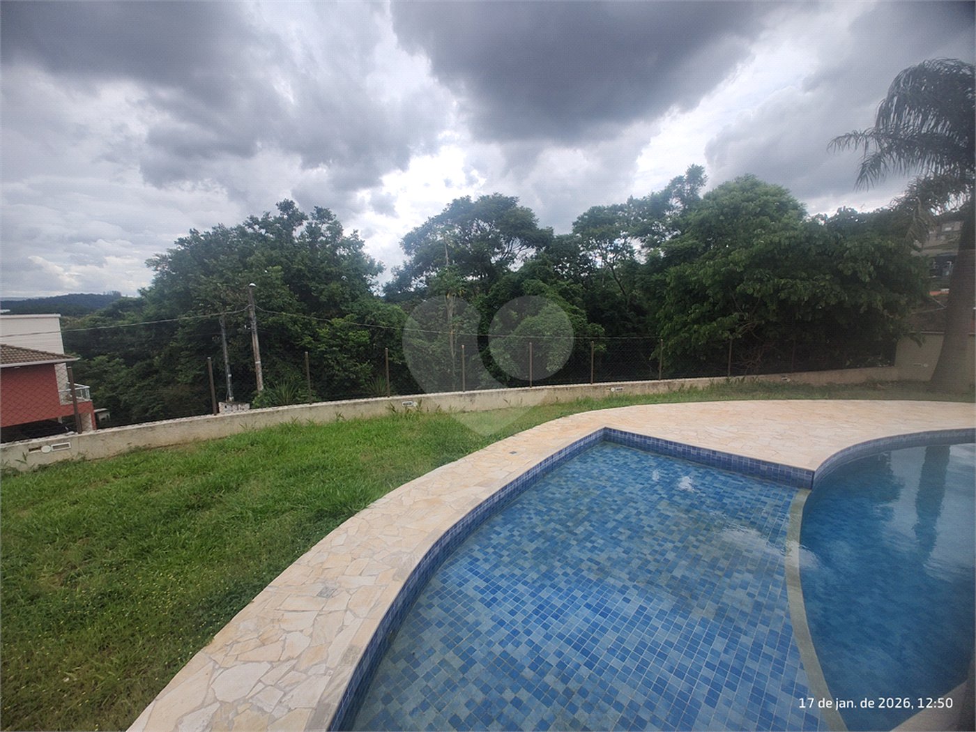 Casa à venda com 5 quartos, sendo 3 suítes, no condomínio Serra da Estrela, Atibaia - SP