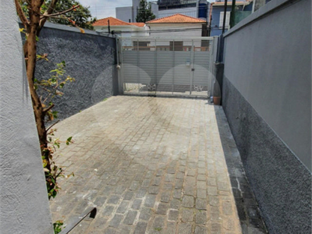Sobrado à venda com 3 quartos, sendo 1 suíte,  em Chácara Santo Antônio (zona Sul), São Paulo, SP