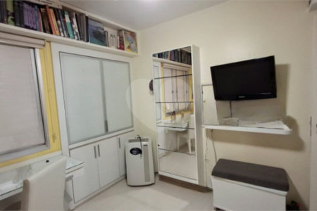 Apartamento à venda com 3 quartos, sendo 1 suíte,  em Indianópolis, São Paulo, SP