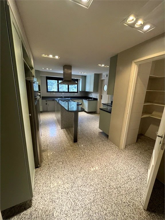 Apartamento para alugar com 4 suítes em Jardim Morumbi, São Paulo, SP
