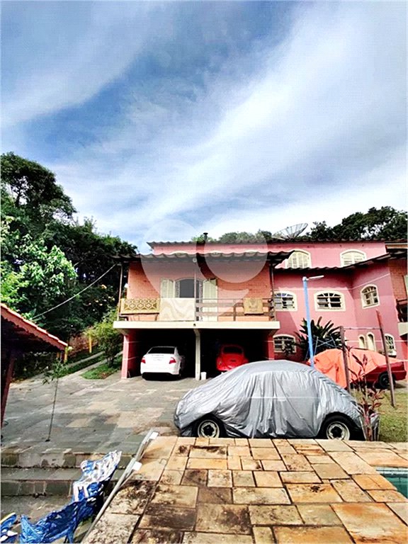 Casa à venda com 4 quartos, sendo 1 suíte, no condomínio Chacarás Bela Vista, Mairiporã - SP