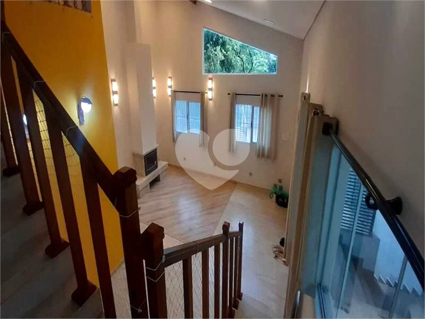 Casa à venda com 3 quartos, sendo 1 suíte, no condomínio Jardim da Montanha I, Mairiporã - SP
