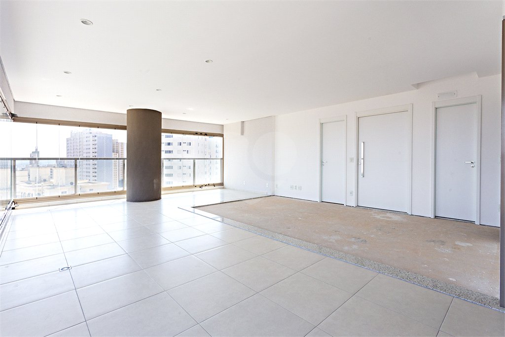 Apartamento à venda com 3 suítes em Sumarezinho, São Paulo, SP