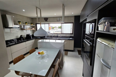 Apartamento à venda com 3 quartos, sendo 1 suíte,  no Centro, Suzano, SP