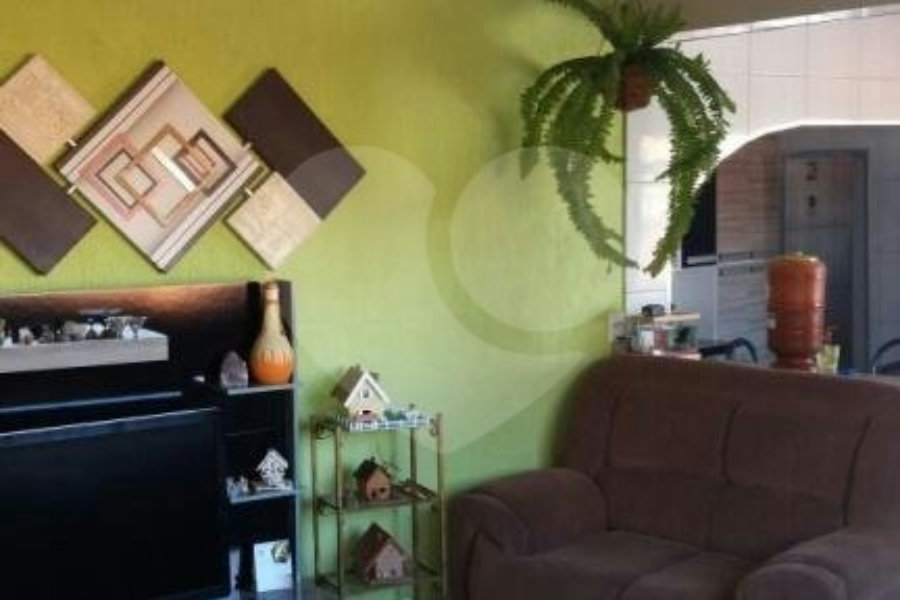Casa à venda com 6 quartos, sendo 1 suíte,  em Itaquera, São Paulo, SP