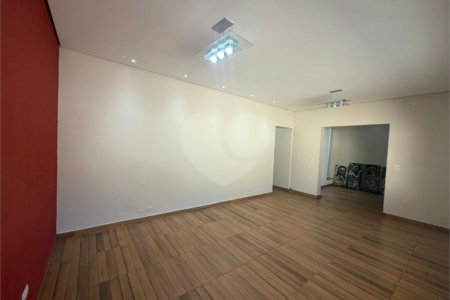 Casa Térrea à venda com 3 quartos, sendo 1 suíte, em Alto da Boa Vista, São Paulo, SP