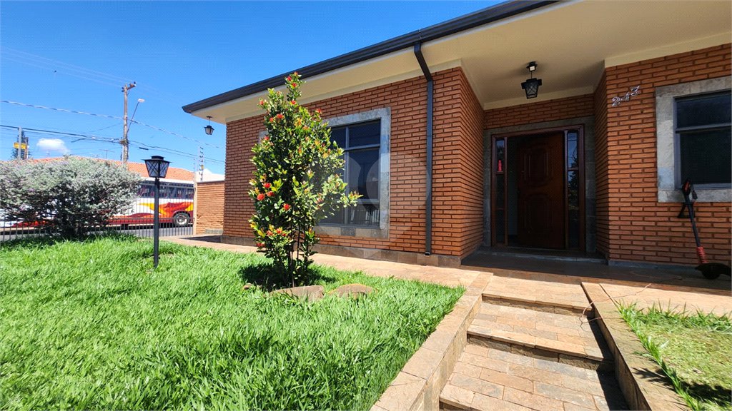 Casa à venda com 3 quartos, sendo 2 suítes, em Jardim Europa (vila Xavier), Araraquara, SP