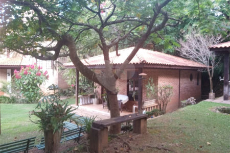 Chácara à venda com 7 quartos, sendo 3 suítes, em Saboó, São Roque, SP