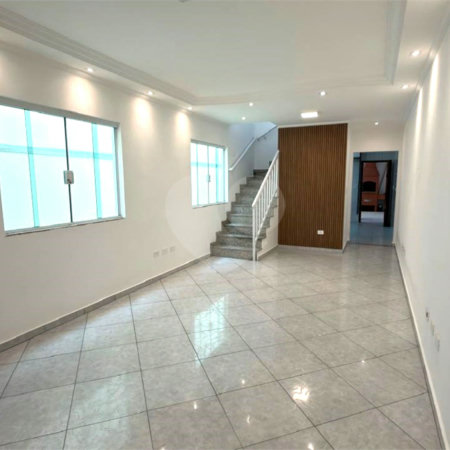 Sobrado à venda com 3 quartos, sendo 1 suíte,  em Jardim Vila Formosa, São Paulo, SP