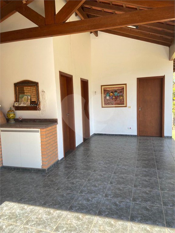 Casa à venda com 4 quartos, sendo 2 suítes, no condomínio Monte Belo, Salto - SP