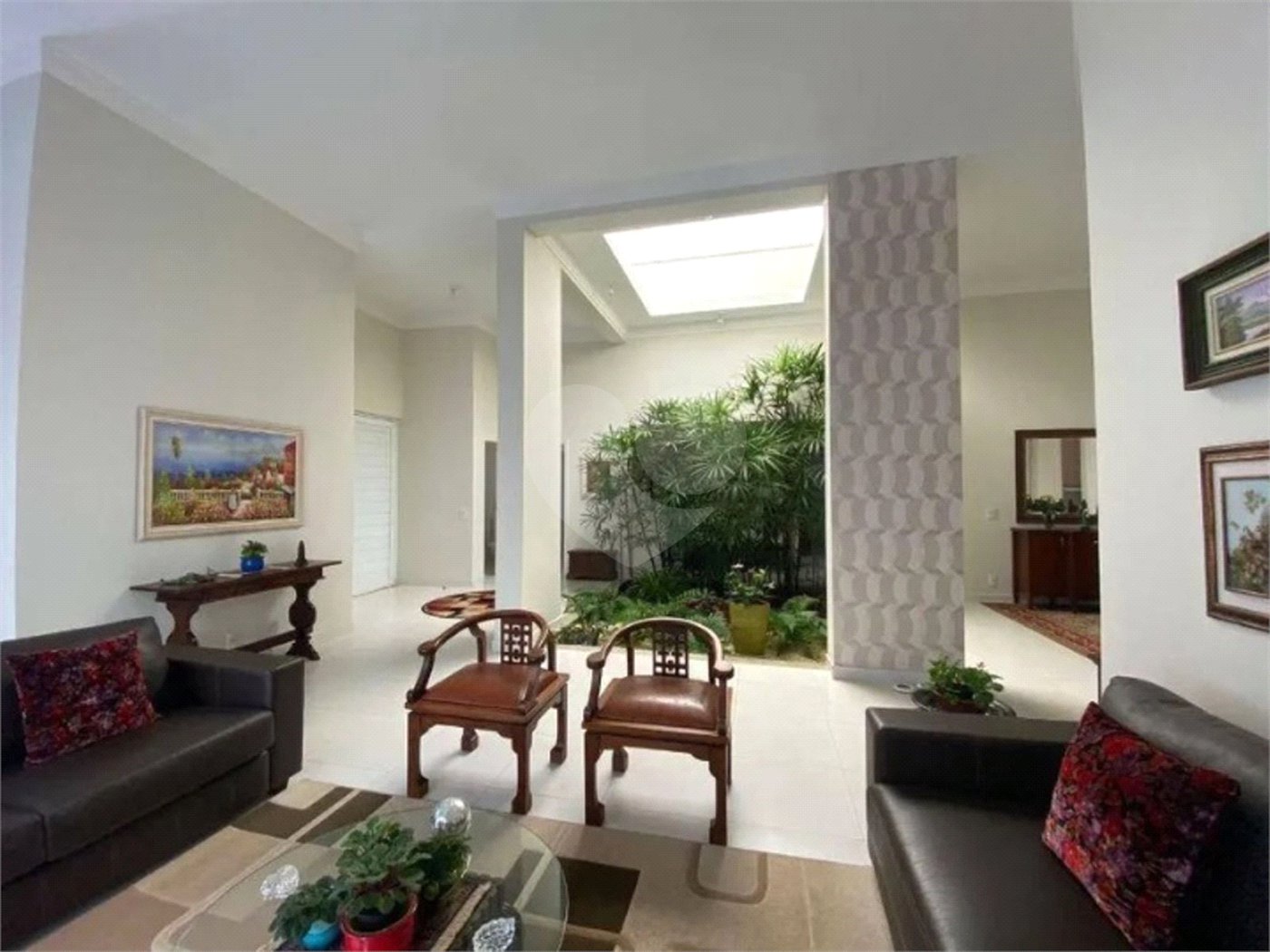 Casa à venda com 4 suítes no condomínio Ipê Velho, Vinhedo - SP