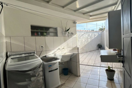 Sobrado à venda com 3 quartos, sendo 1 suíte, em Jardim Jussara, São Paulo, SP