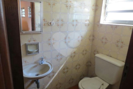 Casa à venda com 4 quartos, sendo 2 suítes, em Bosque da Saúde, São Paulo, SP