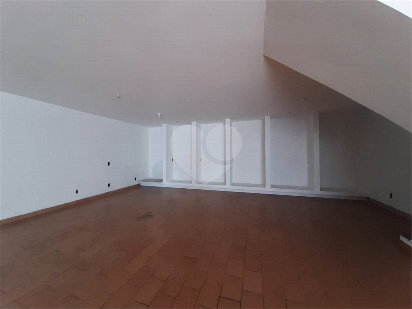 Sobrado à venda com 4 quartos, sendo 2 suítes, em Tremembé, São Paulo, SP