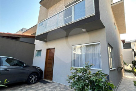 Sobrado à venda com 3 quartos, sendo 1 suíte,  em Villa Di Cesar, Mogi das Cruzes, SP