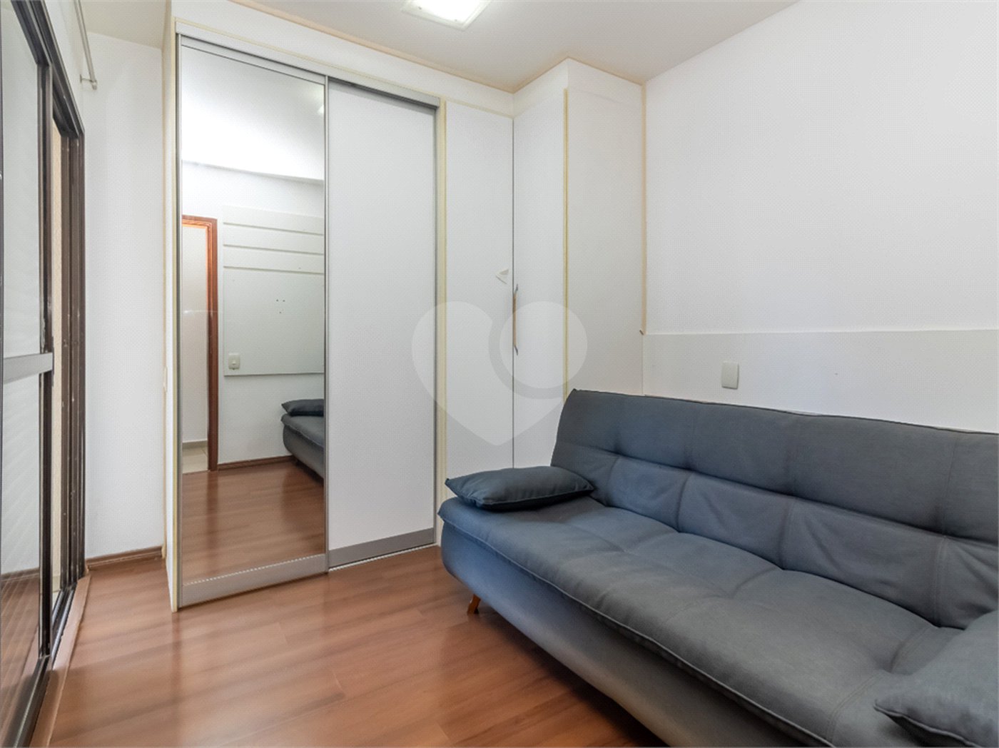 Apartamento à venda com 3 quartos, sendo 1 suíte, em Vila Mariana, São Paulo, SP