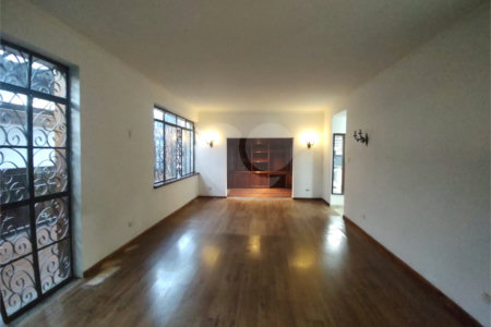 Sobrado à venda com 5 quartos, sendo 3 suítes, em Cidade Monções, São Paulo, SP