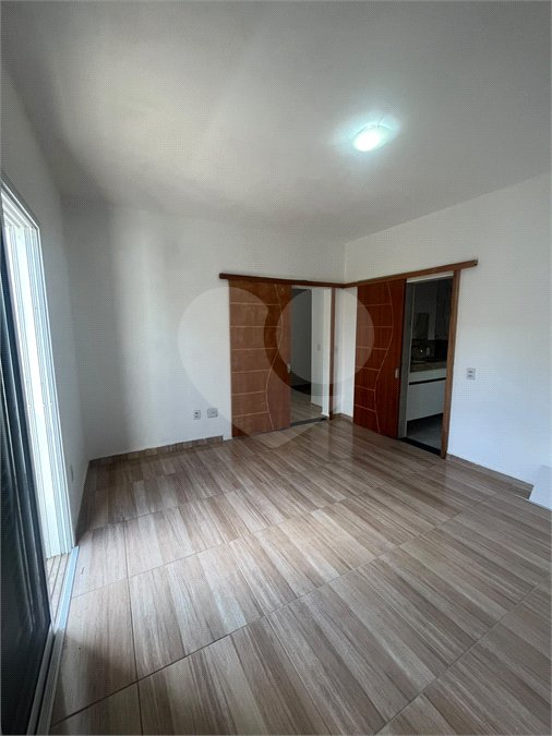 Casa à venda ou para alugar com 2 quartos, sendo 4 suítes, no condomínio Residencial Jardim Bréscia, Indaiatuba - SP