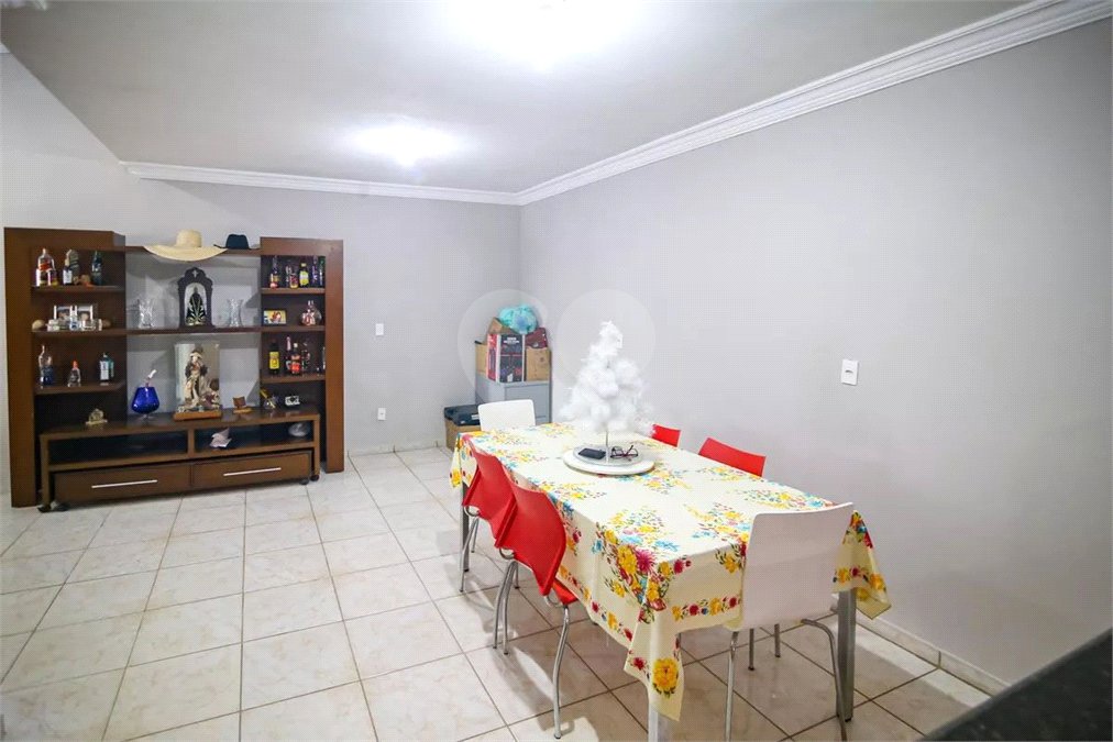Sobrado à venda com 4 quartos, sendo 1 suíte, em Residencial Monte Verde, Indaiatuba, SP