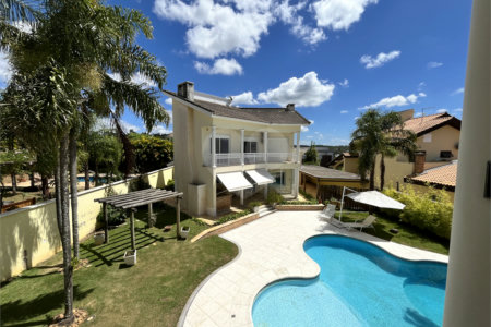 Casa à venda com 5 quartos, sendo 3 suítes,  no condomínio Village Saint Charbel, Araçoiaba da Serra - SP