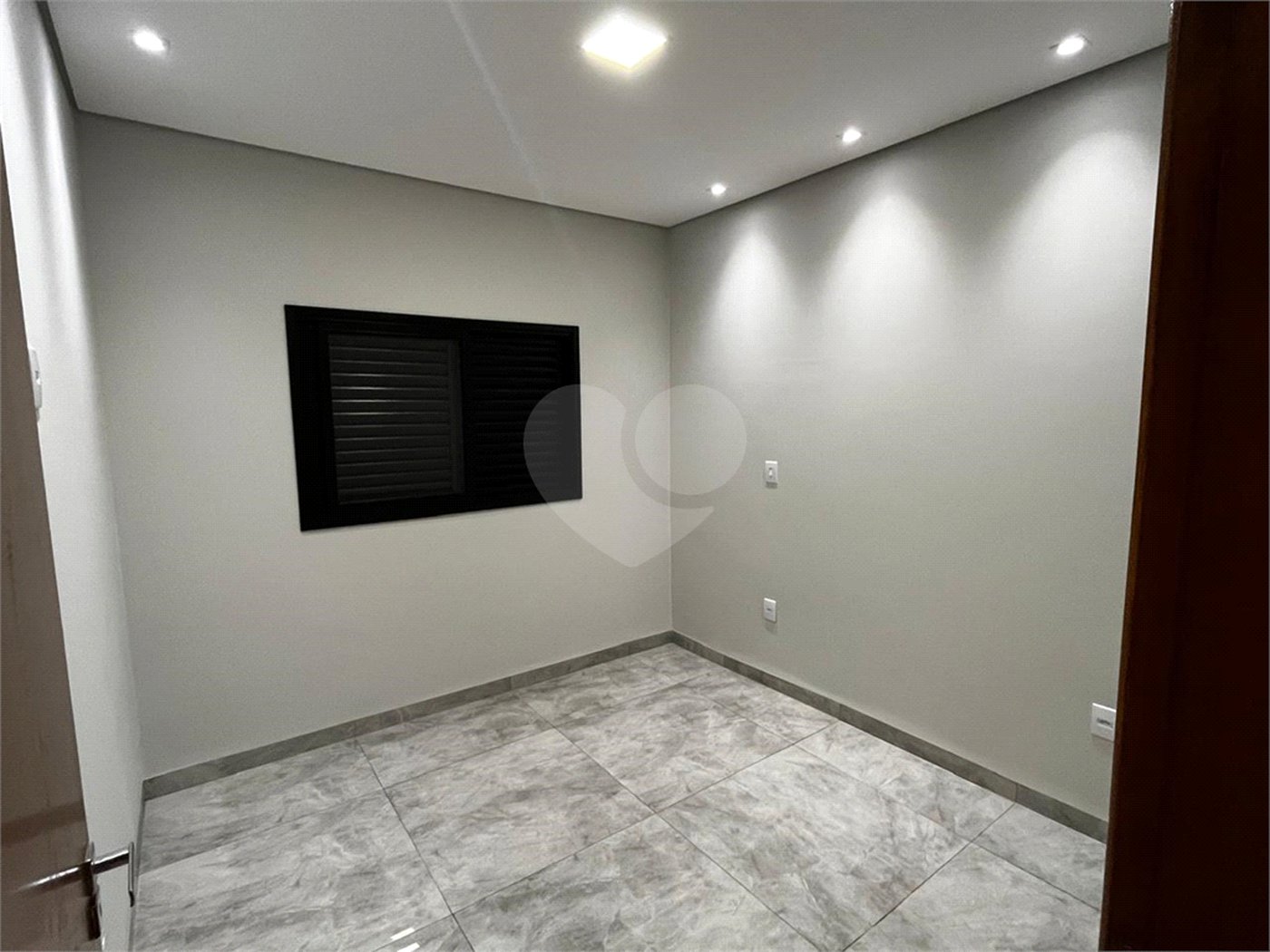 Casa à venda com 3 quartos, sendo 1 suíte,  no condomínio Reserva Ipanema I, Sorocaba - SP