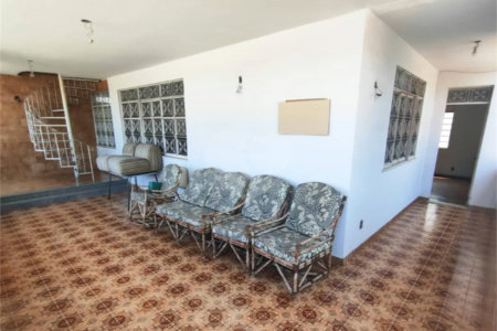 Casa à venda com 3 quartos, sendo 1 suíte, em Santa Cruz, Rio de Janeiro, RJ