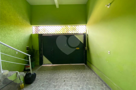 Sobrado à venda com 4 quartos em Jardim Santa Luzia de Poa, Itaquaquecetuba, SP