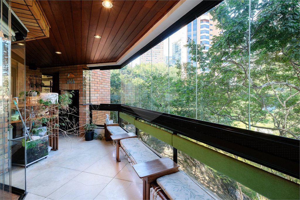 Apartamento à venda com 3 quartos, sendo 2 suítes, em Sumarezinho, São Paulo, SP