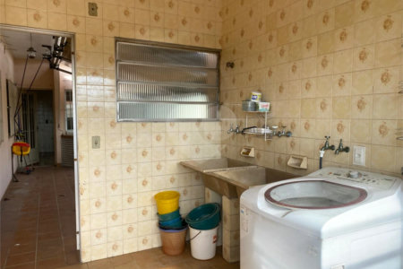 Casa à venda com 5 quartos, sendo 3 suítes, em Vila Rosália, Guarulhos, SP