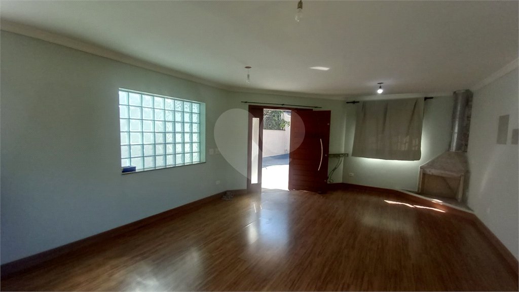 Sobrado à venda com 4 quartos, sendo 2 suítes, em Tremembé, São Paulo, SP