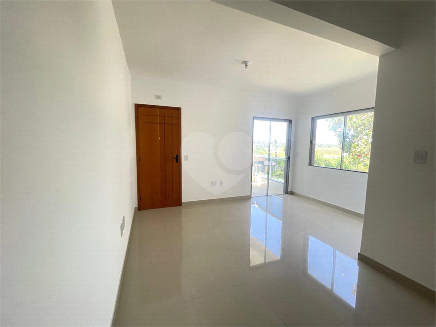 Apartamento à venda com 2 quartos, sendo 1 suíte, em Fluminense, São Pedro da Aldeia, RJ